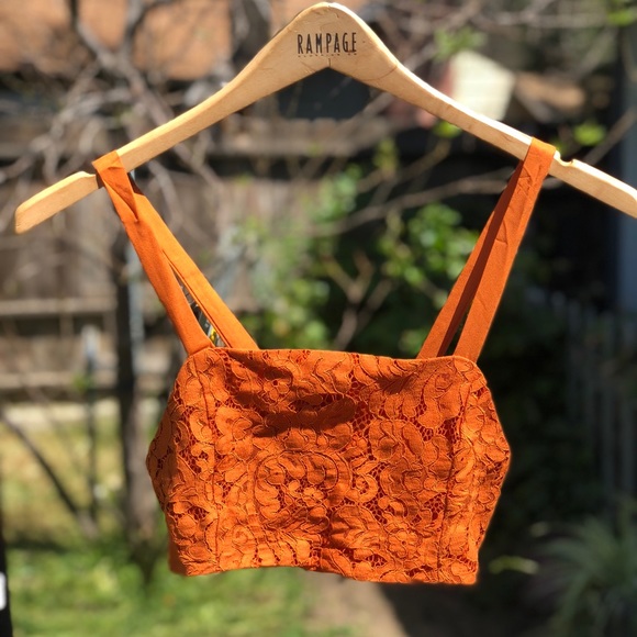 Zara Tops - Zara crop top NWOT
